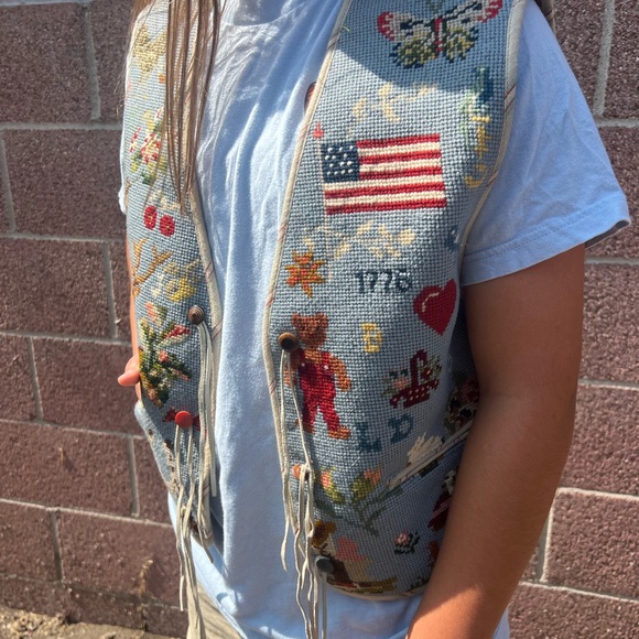 Vintage 1990 Ralph Lauren Country Needlepoint Vest - Picture 2 of 7